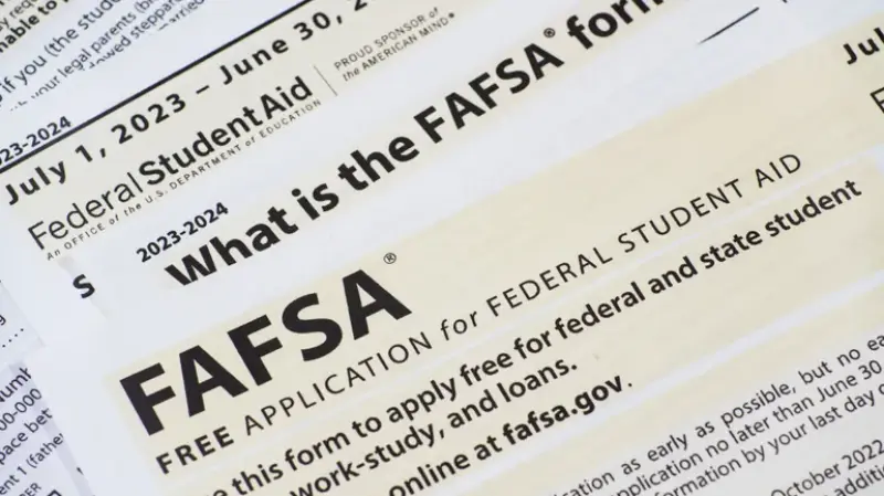 Education Department adds ‘lower earnings’ warning to FAFSA