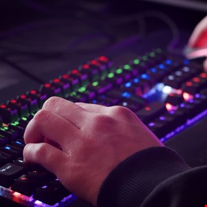 Emojis in PureRAT’s Code Point to AI-Generated Malware Campaign