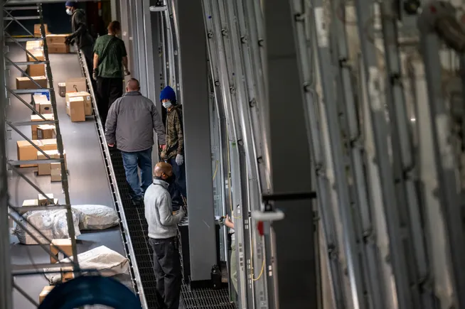 UPS to close or trim operations at 4 locations in ongoing network shakeup