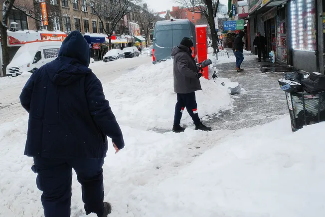 Winter Storm Fern disrupts FedEx, UPS and Postal Service deliveries