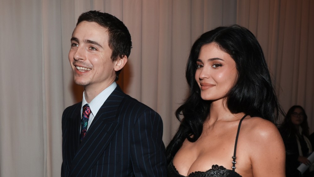 Kylie Jenner Revives ’90s Versace Glam, Timothée Chalamet Channels ’50s in Givenchy at Critics Choice Awards 2026