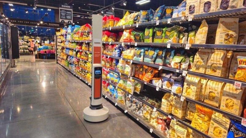 Supermarket chain puts AMRs in the aisles