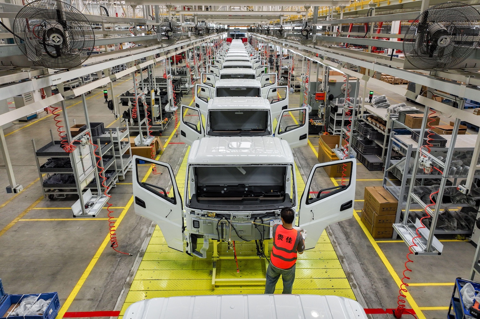 Analysis: Clean energy drove more than a third of China’s GDP growth in 2025