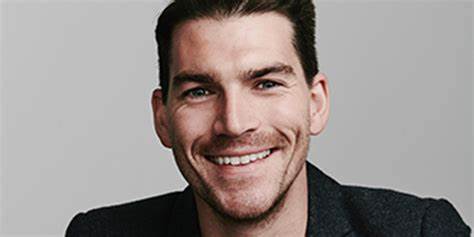 Children’s Mental Health Week: Leading expert highlights the ‘7 signs’ that might mean your child is spending too much time online