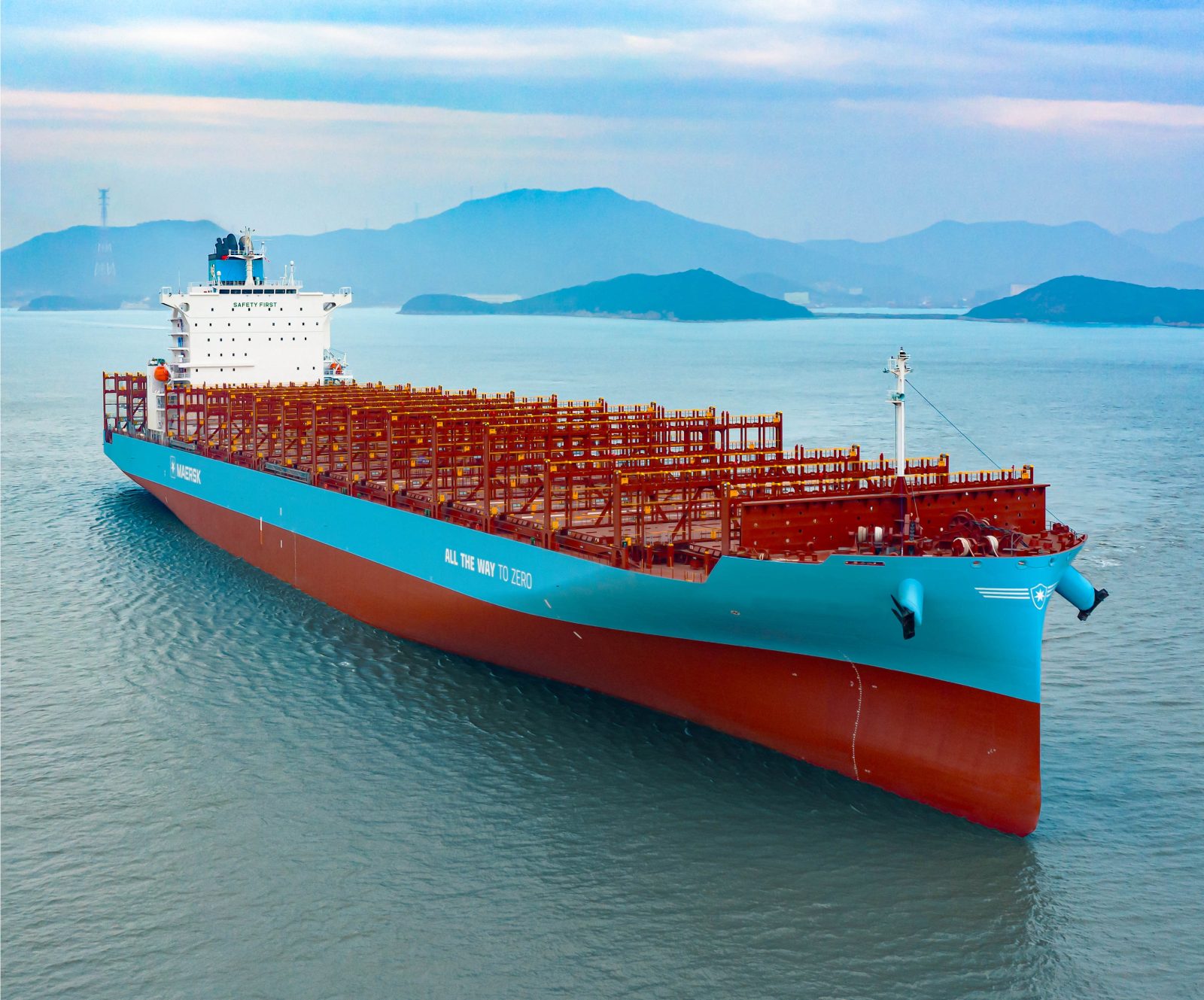 China-built methanol dual-fuel container vessel ready for charter with Maersk