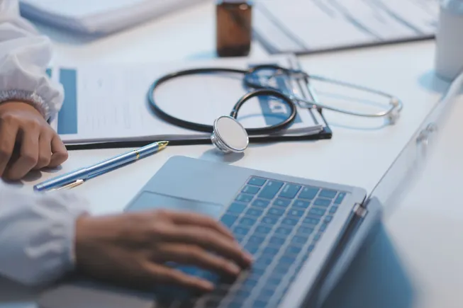 Primary care physicians’ EHR work persists after reducing patient visits: study