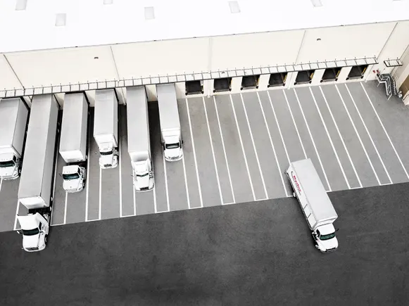 Ryder Q4 operating revenue flat year over year