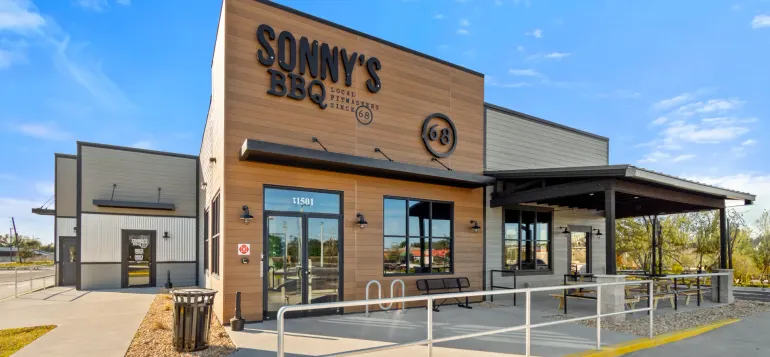 Sonny’s BBQ returns to franchised growth