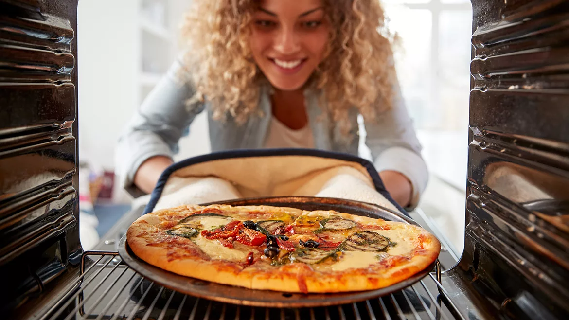 Retail Pizza Heats Up at Home