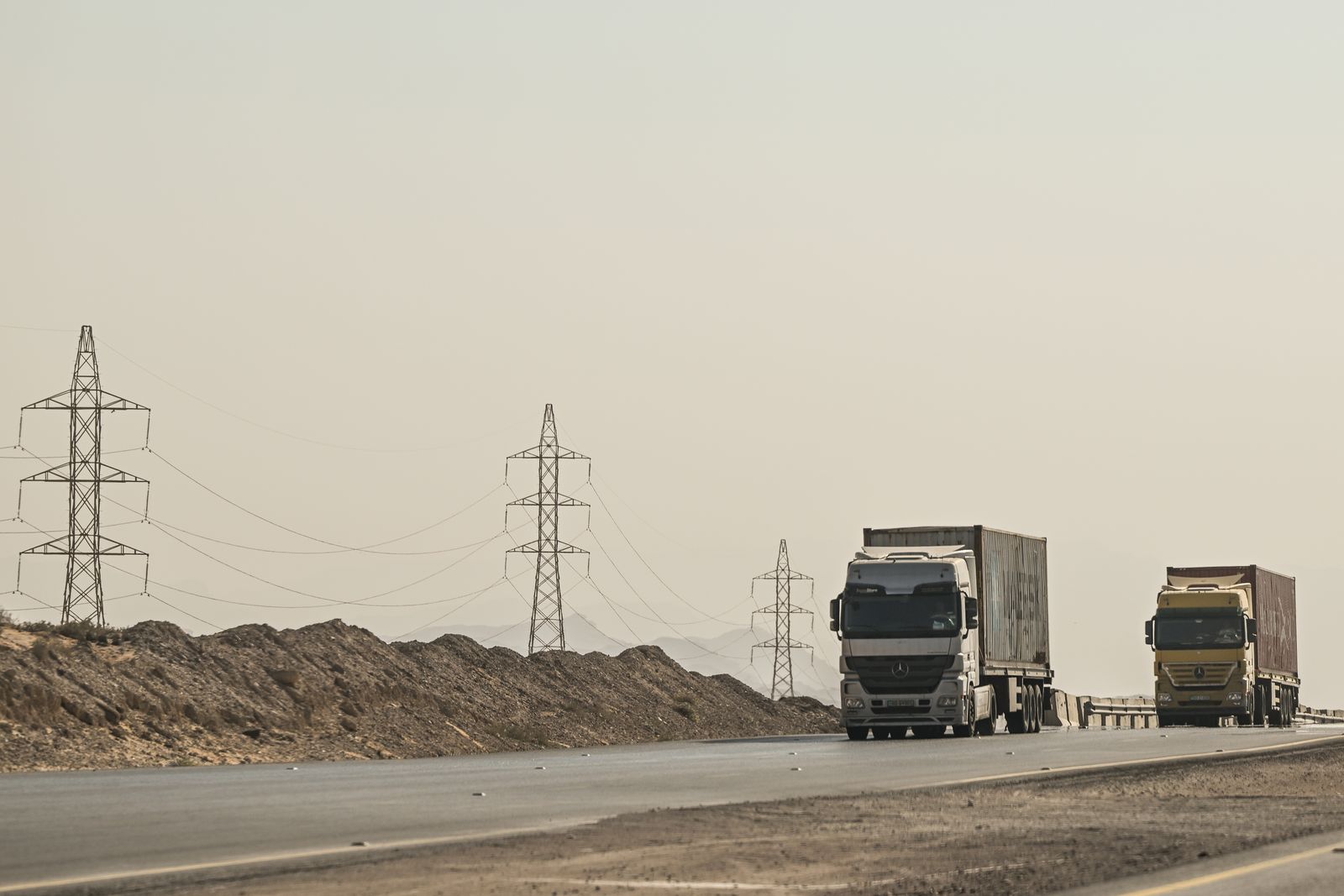 Rising road volume puts Middle East land-based options under pressure