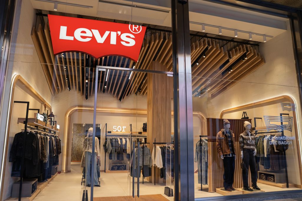 Levi’s Adopts New E-Commerce Platform for Key Markets