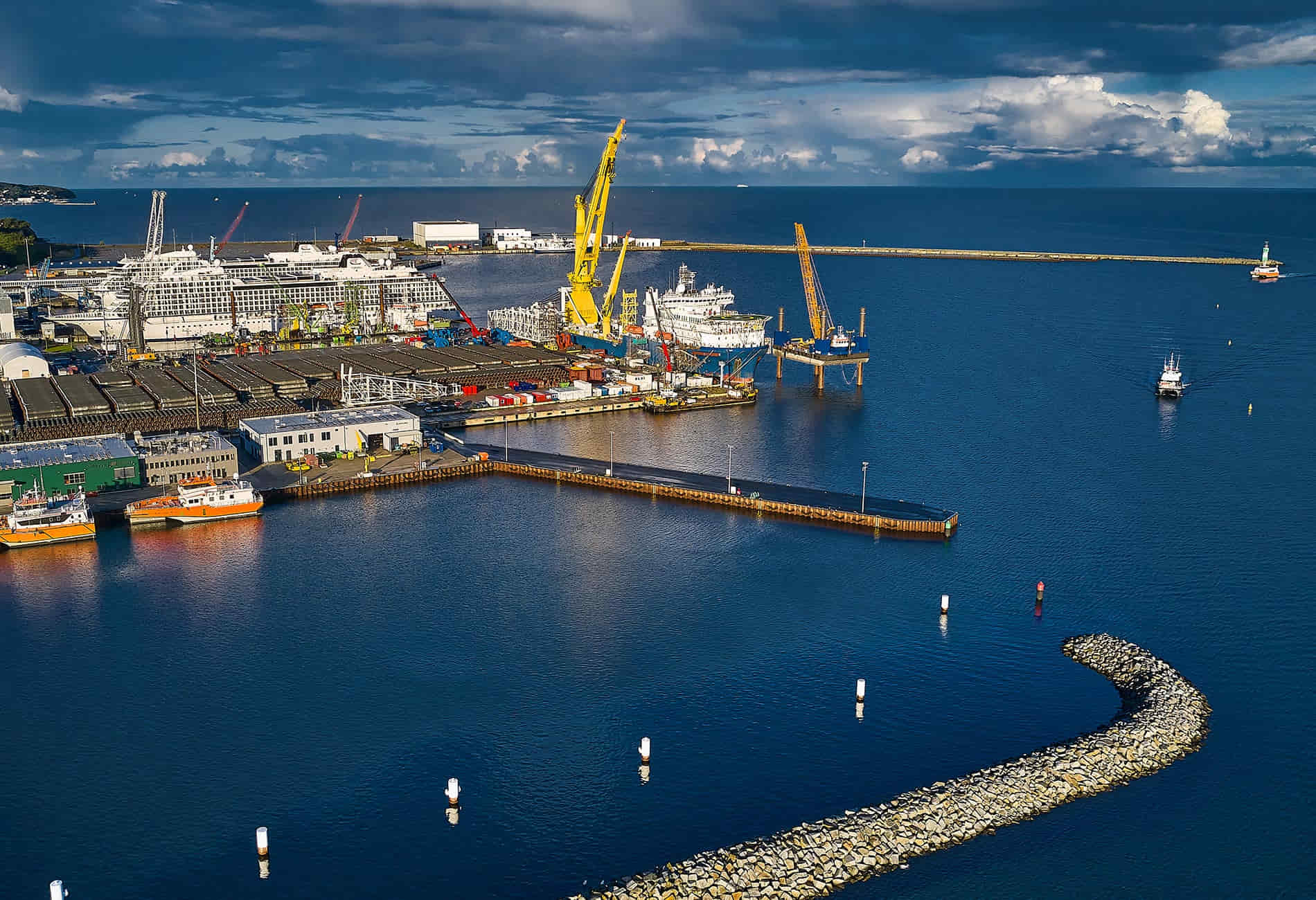 German player picks up permanent permit for LNG terminal with FSRU duo