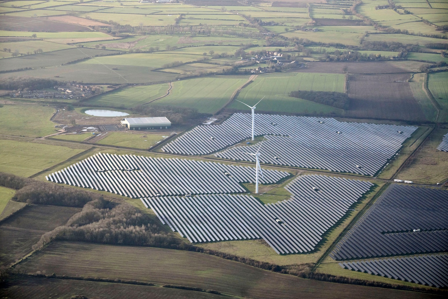 Analysis: Record wind and solar saved UK from gas imports worth £1bn in March 2026