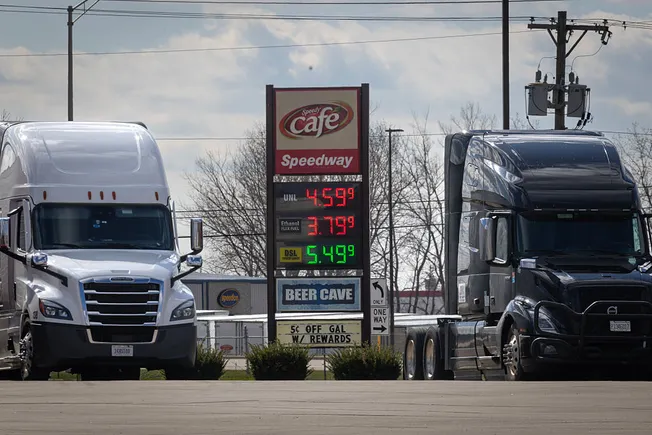 Brent crude oil prices drop amid Iran war ceasefire