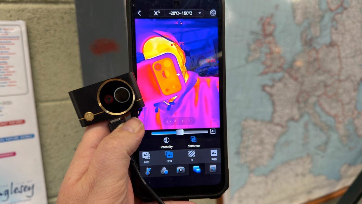 This Android camera accessory helped me spot a hidden electrical hazard just in time