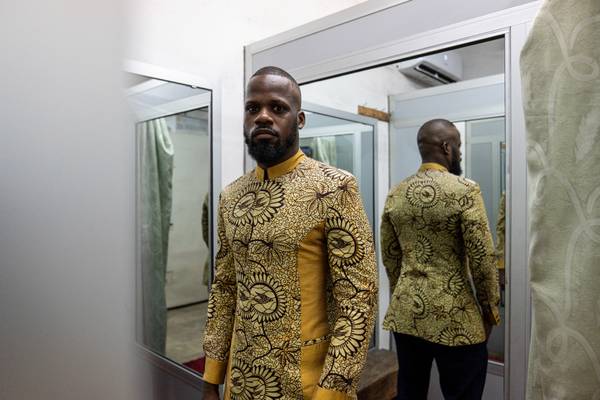 In Kinshasa, tailors rejuvenate the 'abacost', the DRC's emblematic suit