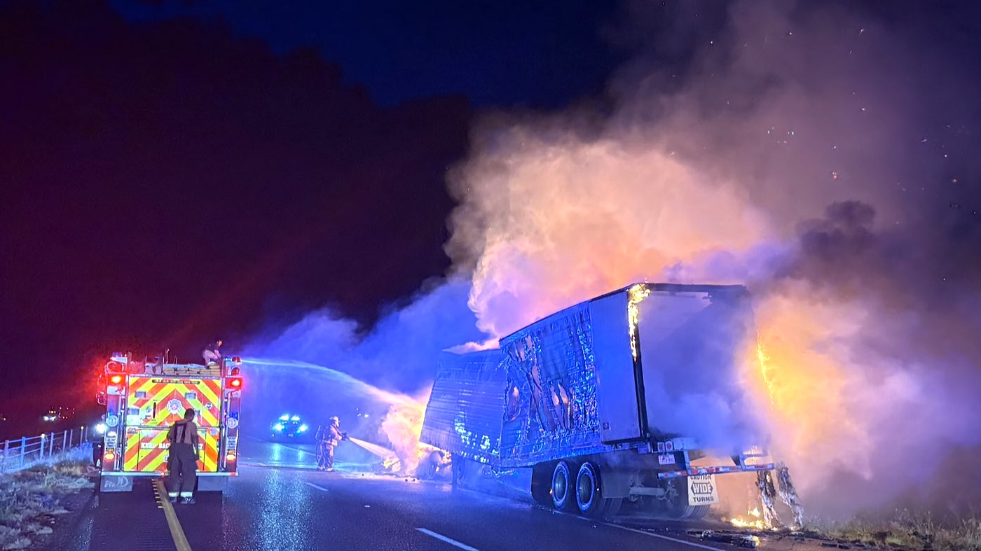 Migrants rescued from burning trailer after South Texas smuggling chase 